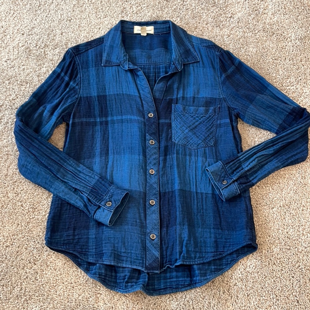 Cloth and Stone denim button down size S